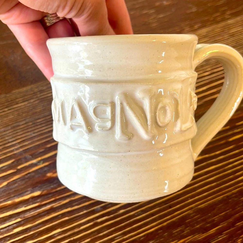 Magnolia mug - Picture 1 of 3